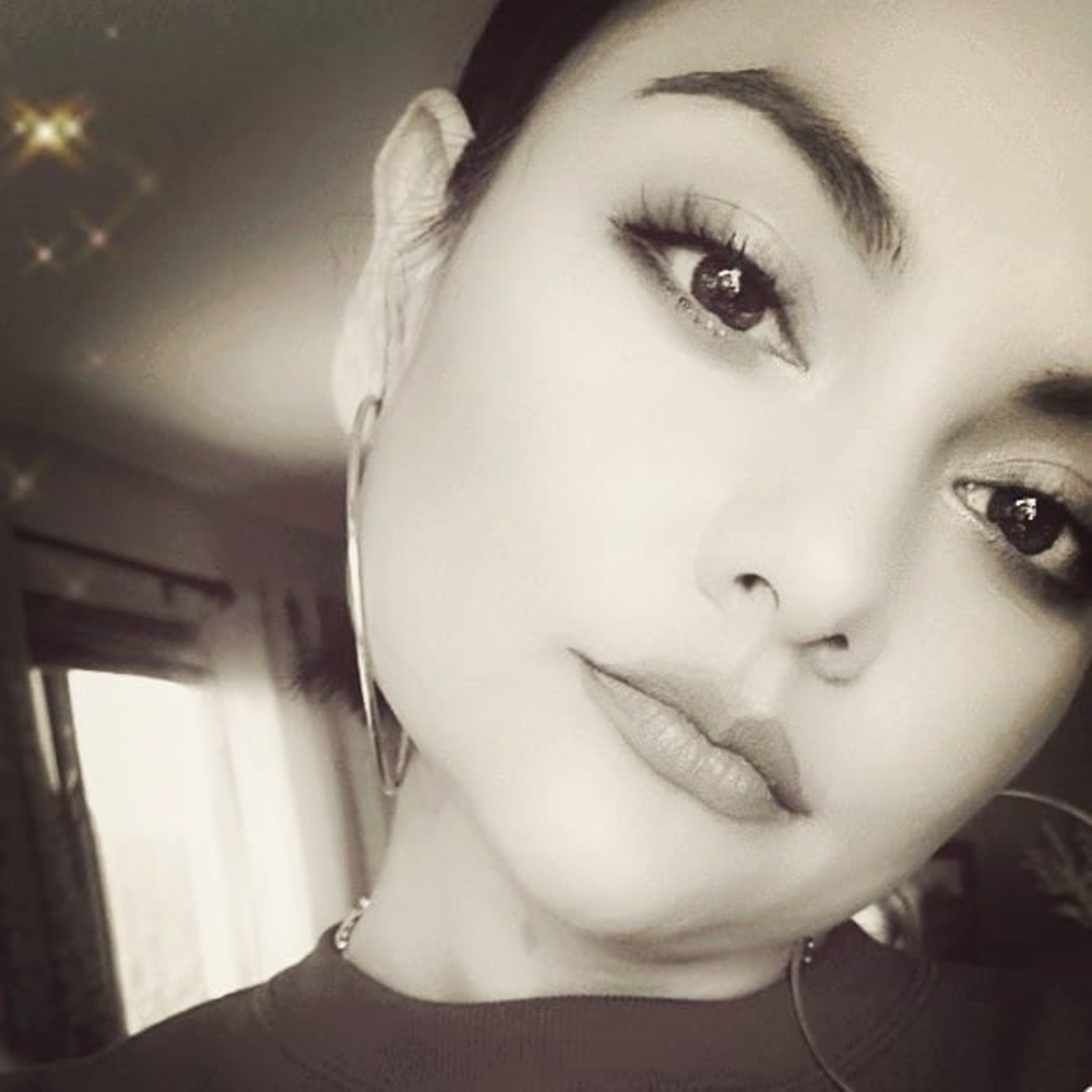 Meet your Posher, Niki